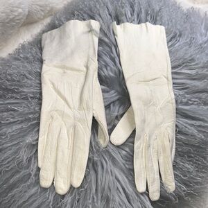 Vintage unworn romantic Fownes white doeskin cream leather size 6-3 New
